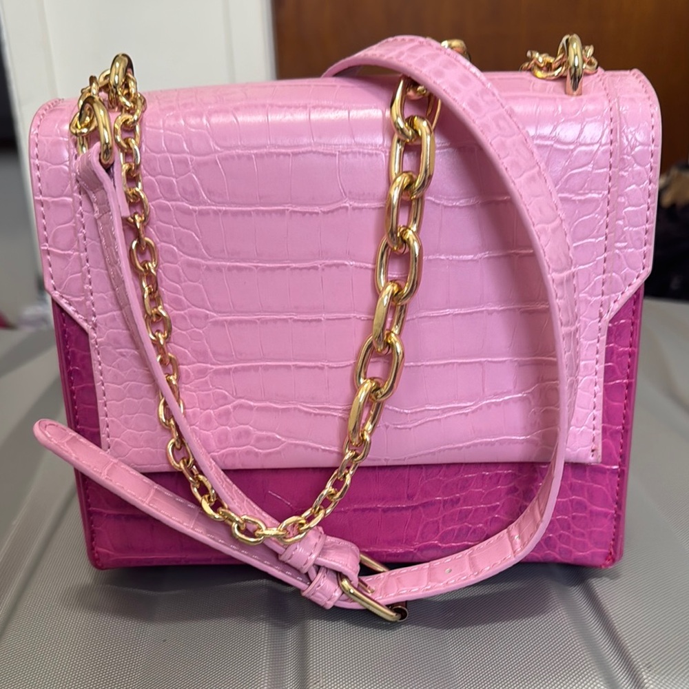 Pink Croc-Embossed Chain Strap Bag